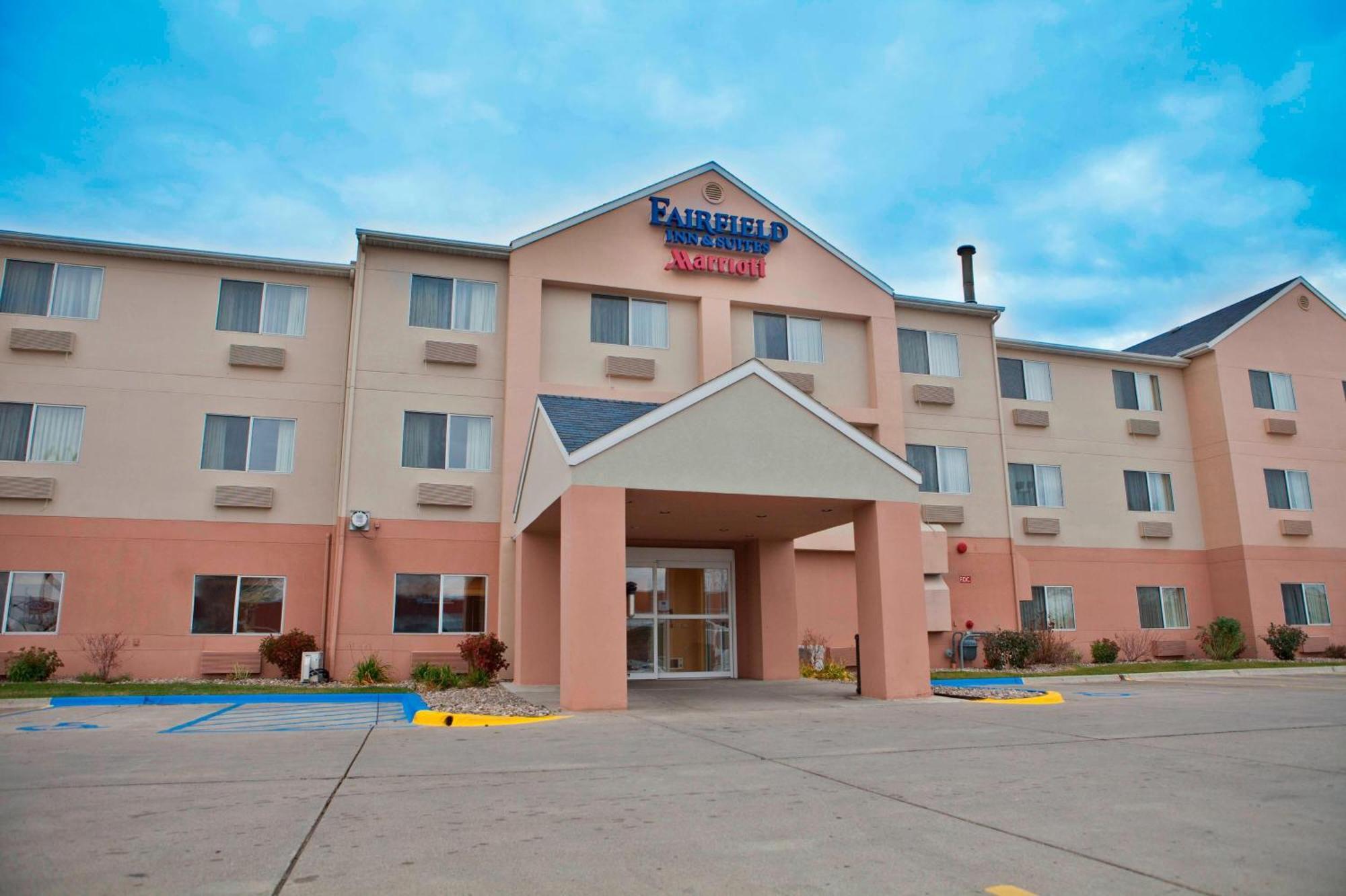 Fairfield Inn & Suites Bismarck South Exterior photo